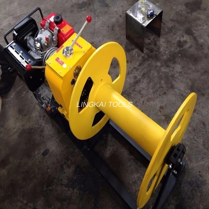 ဓာတ်ဆီ/ဒီဇယ်အင်ဂျင်ကြိုးဆွဲ Winch Puller ယူ၍ Winch ကြိုးတပ်ကိရိယာ ၂ တန်၊